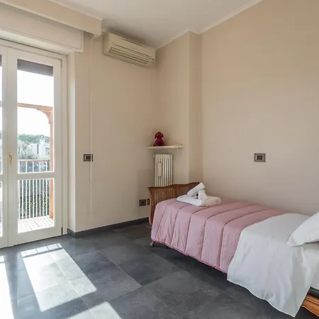 Monteverde 2bdr Penthouse רומא